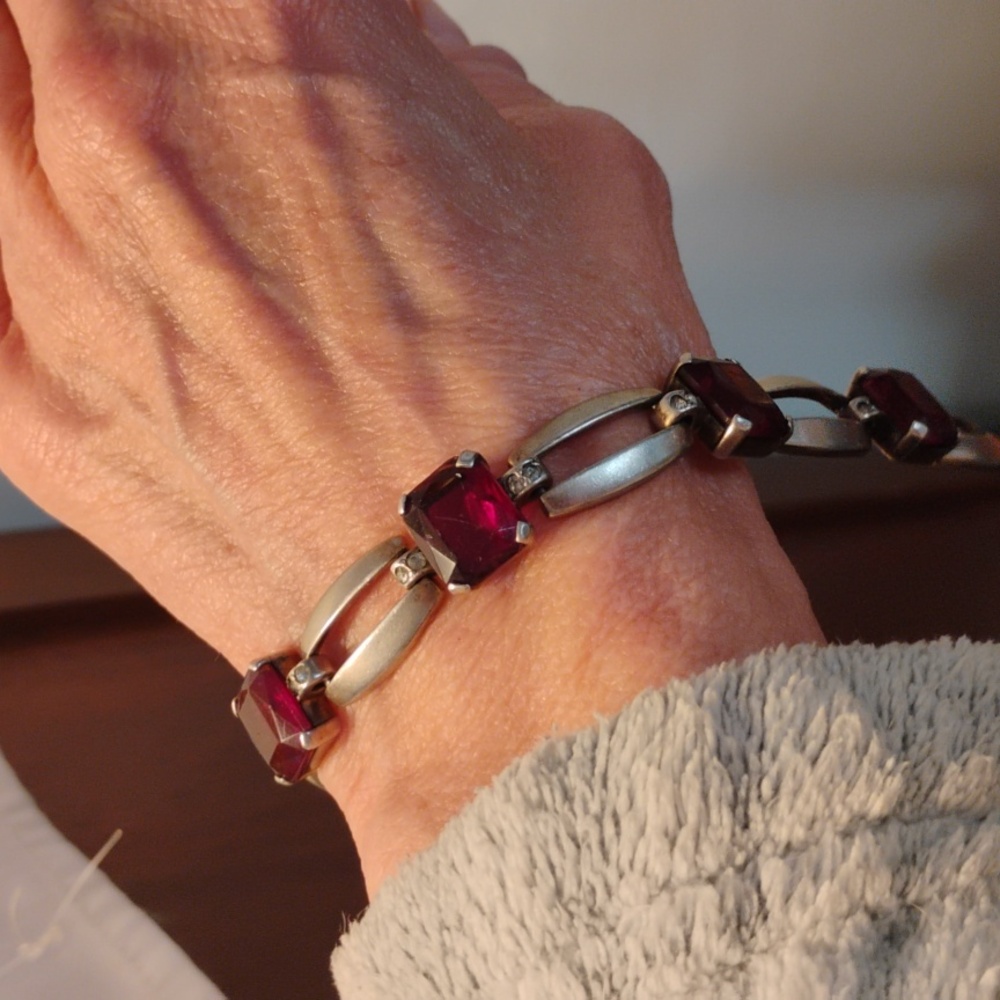 Vintage 925 Sterling Red Garnet 7" Bracelet